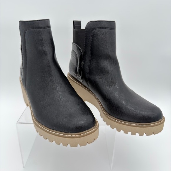 Dolce Vita Shoes - DV Dolce Vita Rielle Black Chelsea Ankle Boots Women's‎ 7.5 Lug Sole